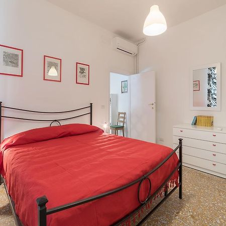 Red & White Vatican Apartment Рим Екстериор снимка