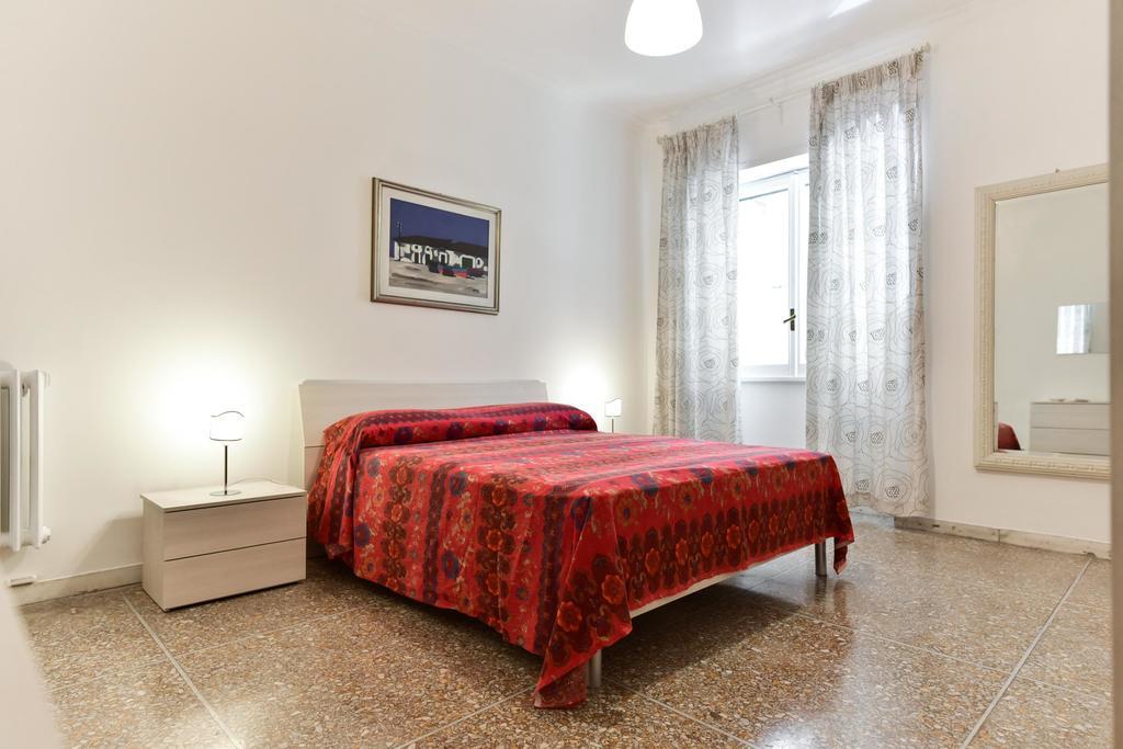 Red & White Vatican Apartment Рим Екстериор снимка