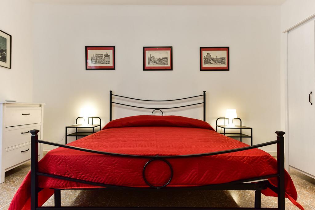 Red & White Vatican Apartment Рим Екстериор снимка