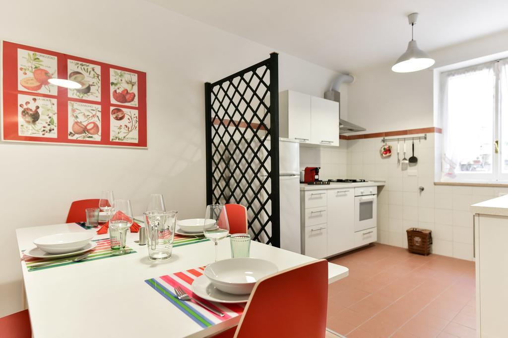 Red & White Vatican Apartment Рим Екстериор снимка