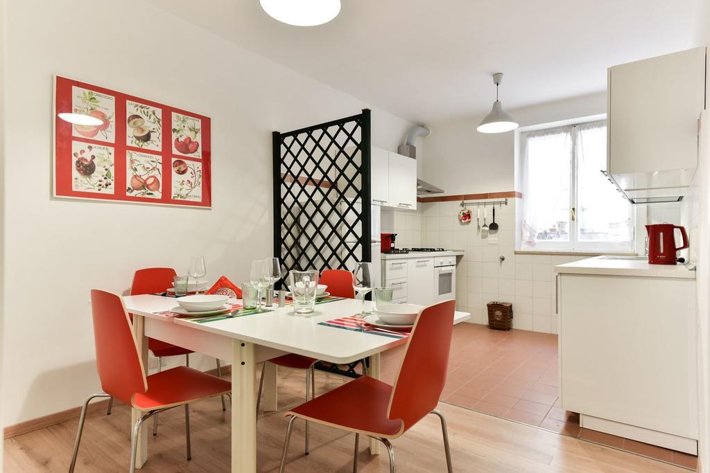 Red & White Vatican Apartment Рим Екстериор снимка