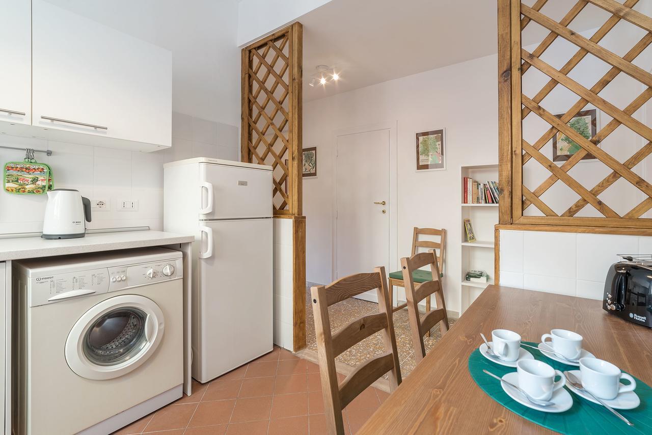 Red & White Vatican Apartment Рим Екстериор снимка
