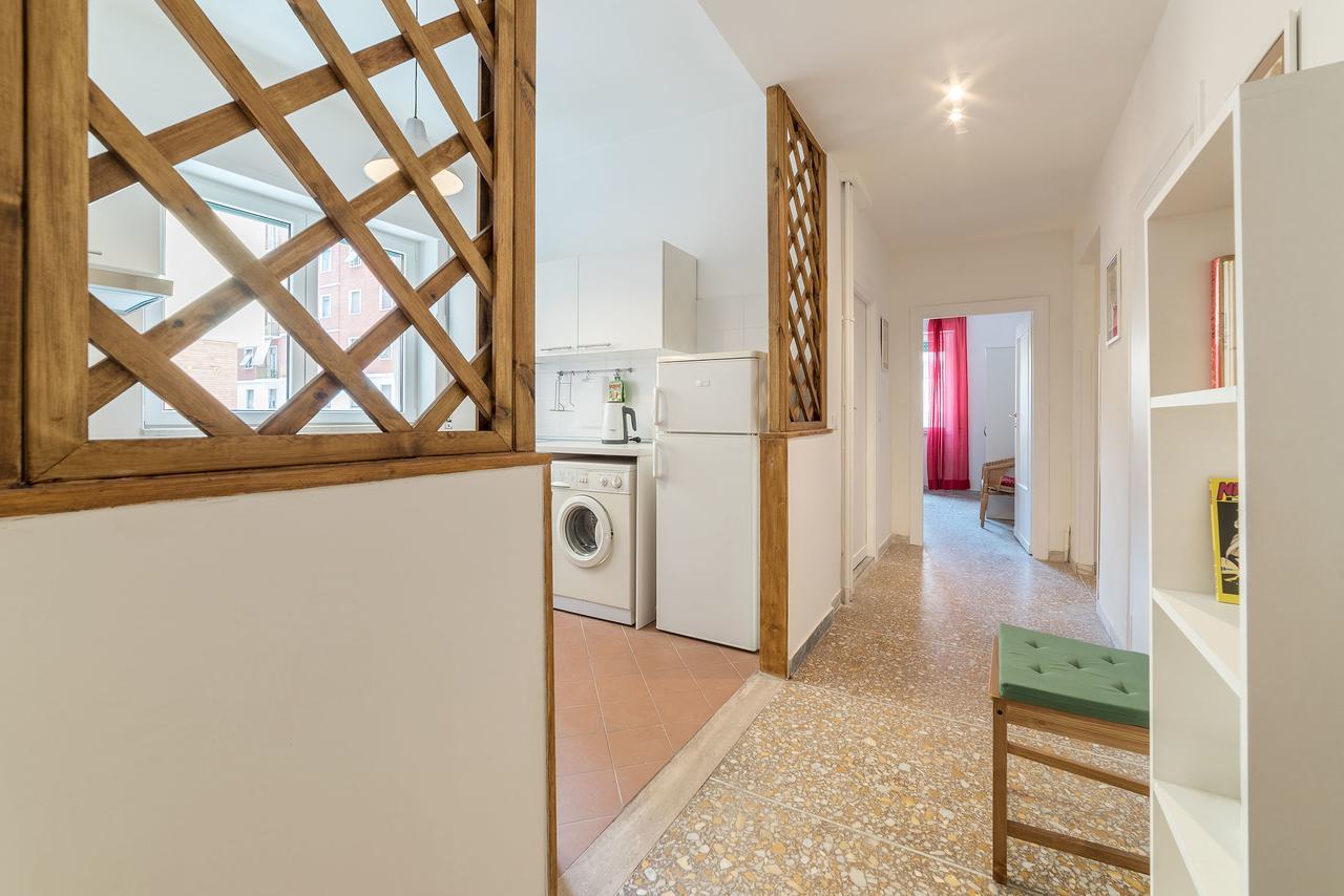 Red & White Vatican Apartment Рим Екстериор снимка